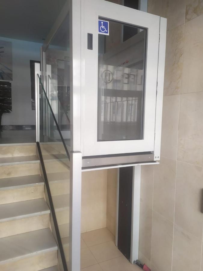 Apartament Amplio Piso En Centro De Torre Del Mar Zewnętrze zdjęcie